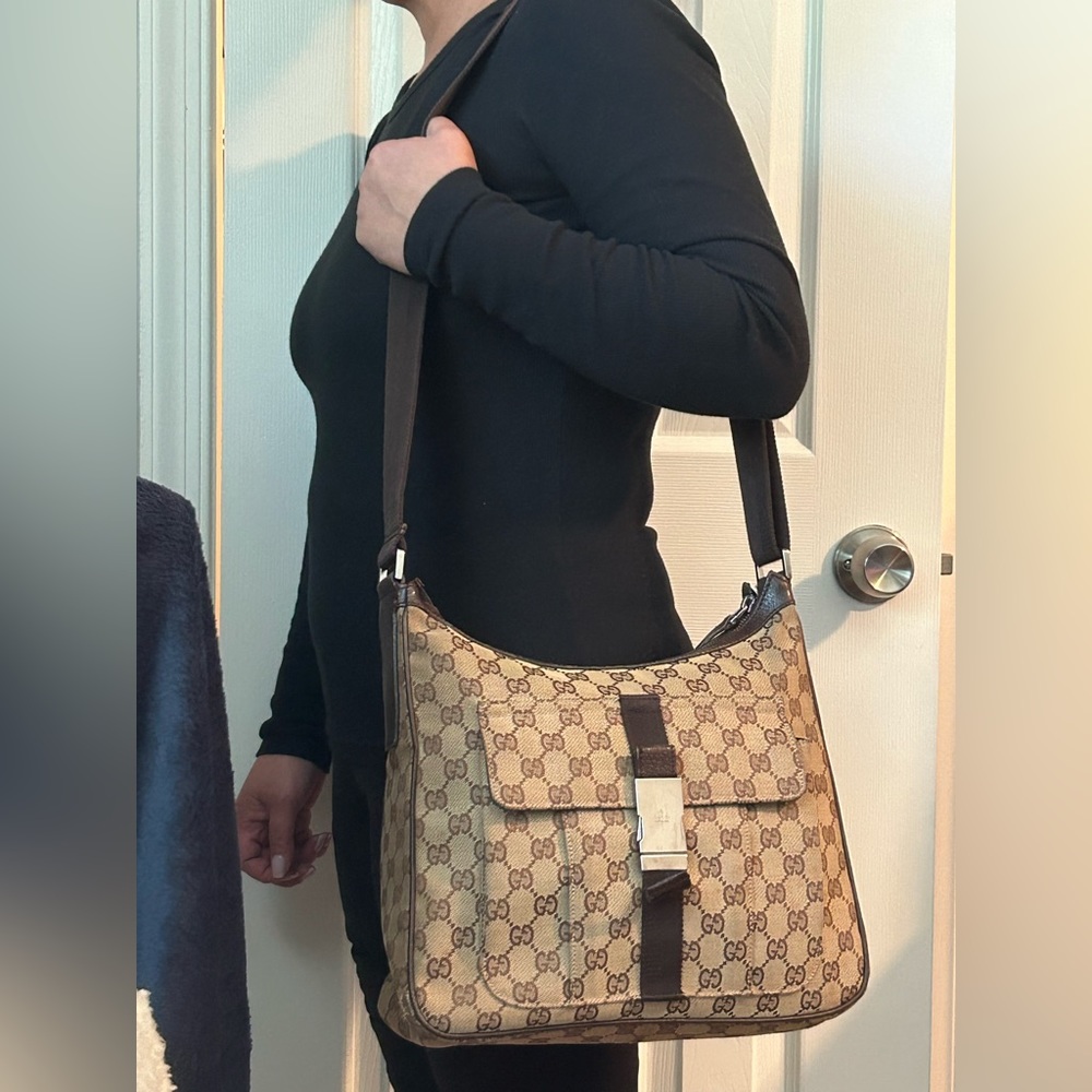 Gucci GG Canvas Crossbody/Shoulder Bag - Picture 3 of 16